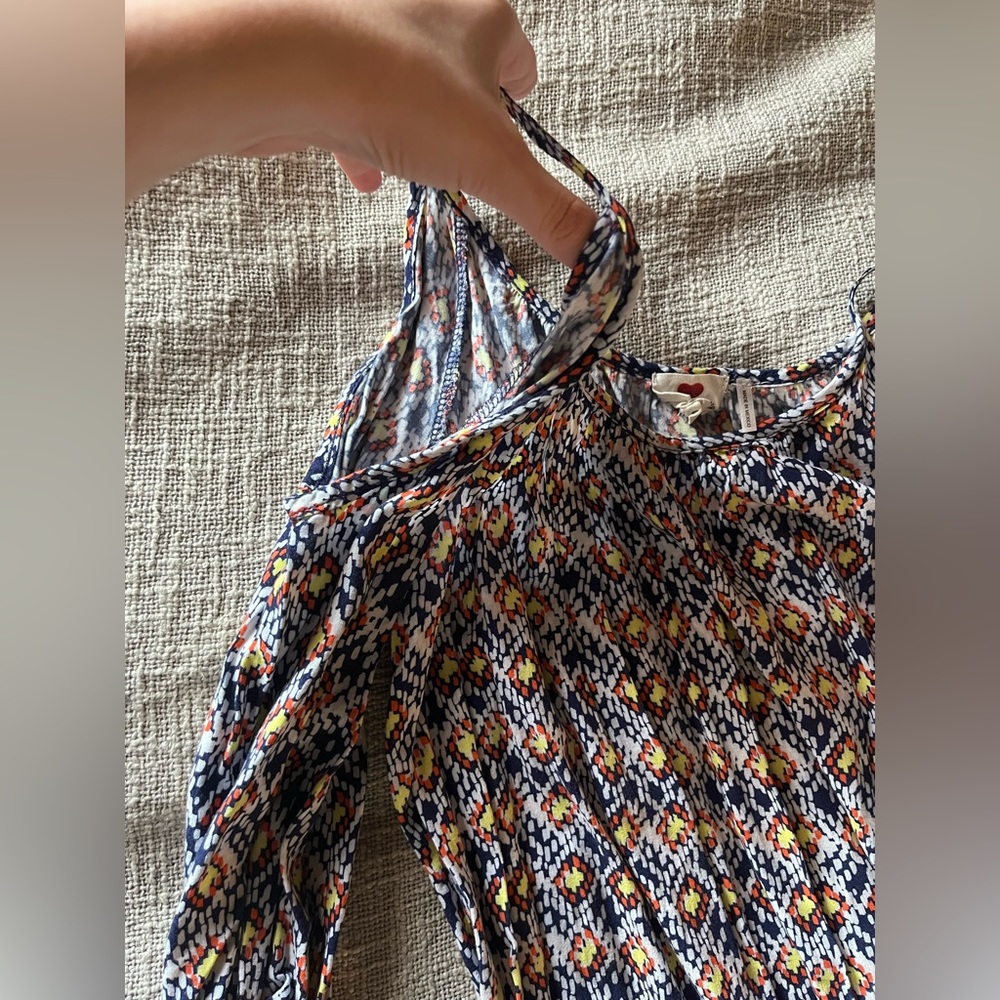 Cold Shoulder Patterned Top - Picture 4 of 6